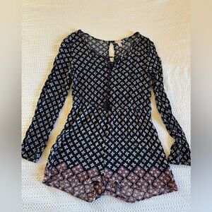 Cape Juby size medium long sleeve romper
